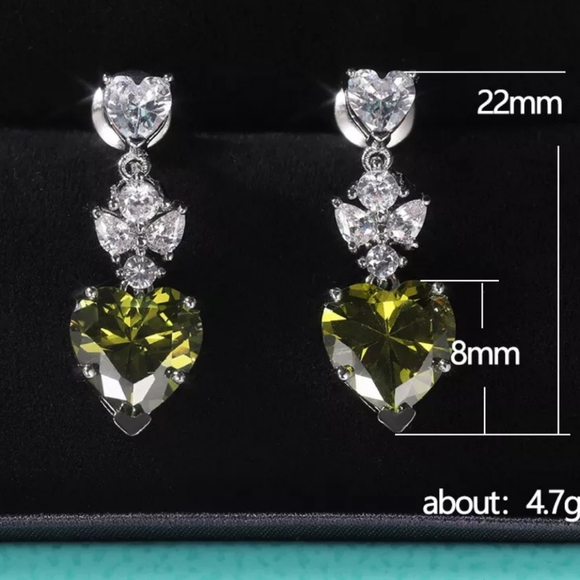 🎀925 Peridot Heart Diamond Accent Drop Earrings - Picture 5 of 8